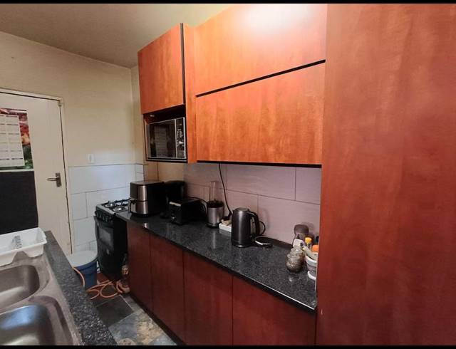 9 BEDROOM HOUSE FOR SALE IN LAUDIUM